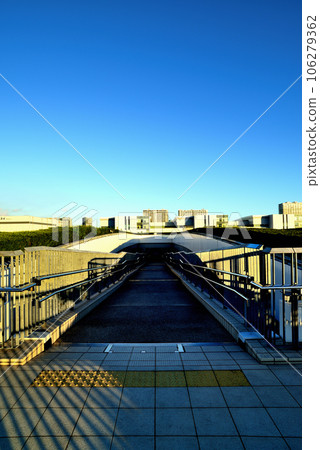 Scenery seen from the roof greening plaza of Toyosu Market Scenery seen from the roof greening plaza of Toyosu Market 106279362