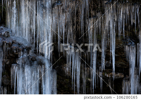 Ice pillar of Chichibu thirty hammer 106280165
