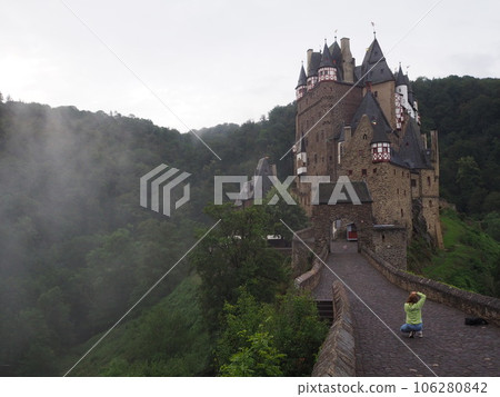 Photographer shooting Eltz Castle Summer 2023 Tomorrow morning 106280842