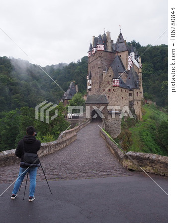 Photographer shooting Eltz Castle Summer 2023 Tomorrow morning Photographer shooting Eltz Castle Summer 2023 Tomorrow morning 106280843