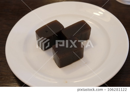 yokan on a plate 106281122