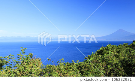 Suruga Bay and Mt. Fuji seen from Toda 106282981