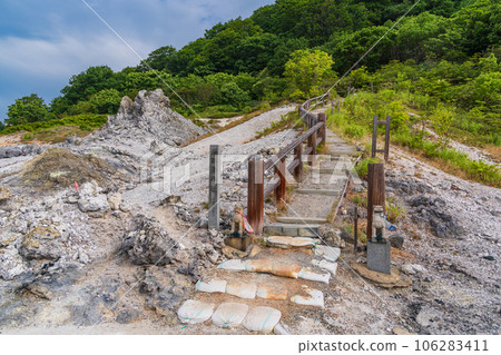 (Aomori Prefecture) Desolate promenade of Osorezan Bodaiji Temple in summer 106283411