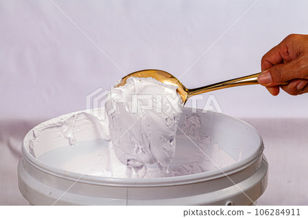 ink or paint for print on fabric tee shirts and other material. .The ink used for print on black and white fabric and other material.The color has good adhesion to the surface, not easy to fall off. 106284911