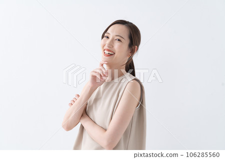 Female portrait 106285560