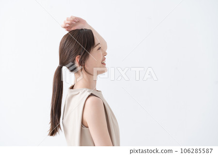 Female portrait 106285587