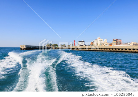 Himakajima seen from a sightseeing boat Minamichita Town, Aichi Prefecture Himakajima seen from a sightseeing boat Minamichita Town, Aichi Prefecture 106286043