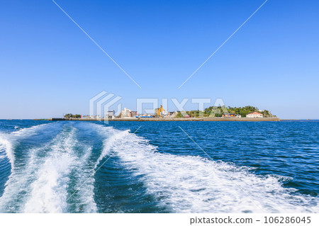 Himakajima seen from a sightseeing boat Minamichita Town, Aichi Prefecture 106286045
