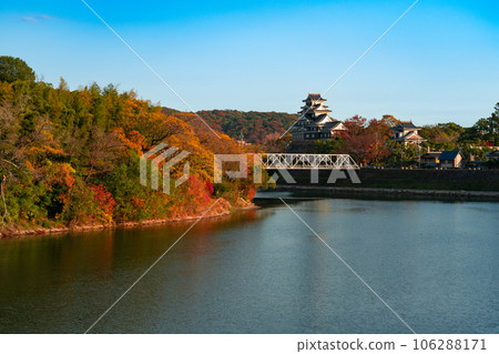 【日本百選城堡】深秋的岡山城和旭川6 岡山縣岡山市北區 106288171