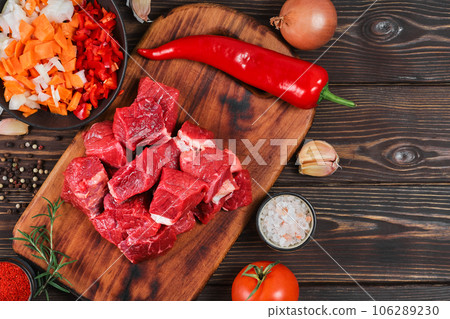 Layout of ingredients for cooking goulash or stew Layout of ingredients for cooking goulash or stew 106289230