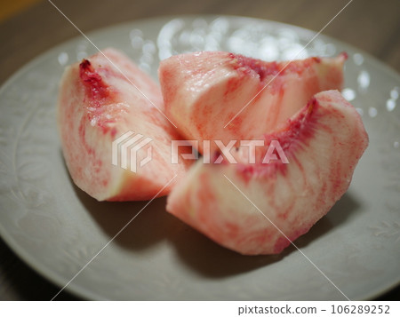 大腿切成楔形 大腿切成楔形 106289252