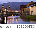 Otaru Canal and gas light 106290533