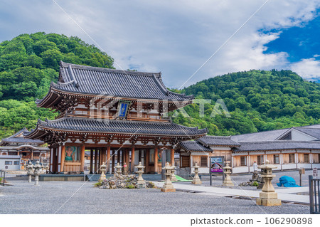 (Aomori Prefecture) Osorezan Sanmon Natsu (Aomori Prefecture) Osorezan Sanmon Natsu 106290898
