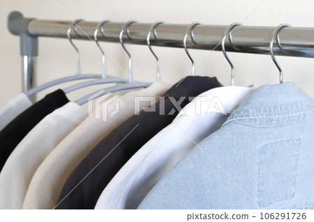 Clothes on a hanger rack 106291726