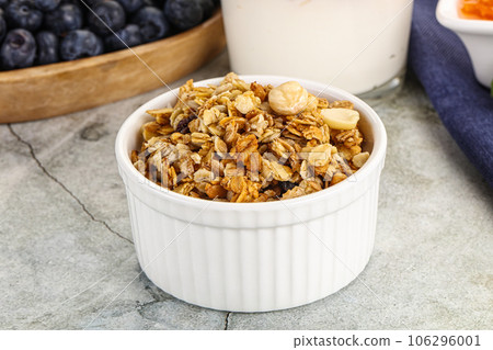 Granola museli cereal for breakfast 106296001