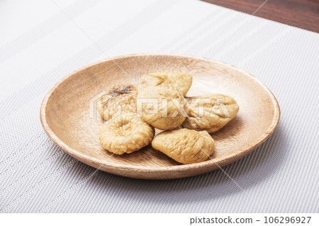 盤子裡的無花果乾 無花果乾 保健食品圖片素材 盤子裡的無花果乾 無花果乾 保健食品圖片素材 106296927