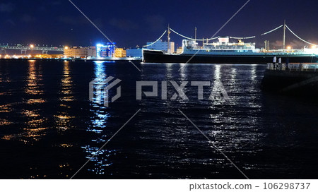 Illuminated Hikawa Maru and water surface reflection at night Illuminated Hikawa Maru and water surface reflection at night 106298737