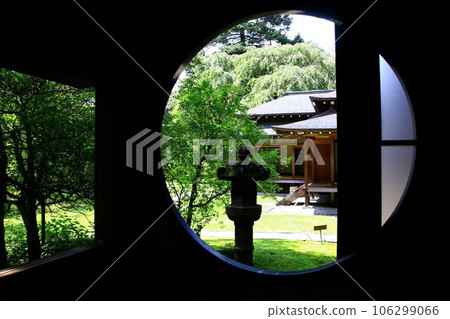 Late summer Japanese garden seen from the round window Late summer Japanese garden seen from the round window 106299066