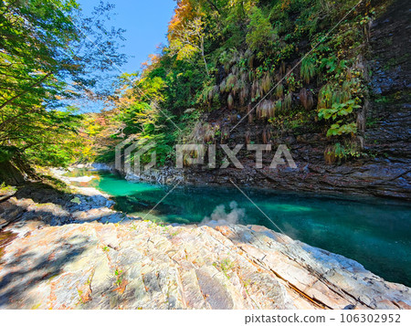 秋天的上帝在秋天 106302952