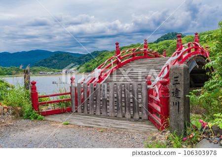 (青森縣)三洲川上的恐怖山太鼓橋 夏天 (青森縣)三洲川上的恐怖山太鼓橋 夏天 106303978