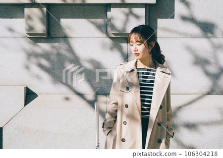 一件風衣的女人 106304218