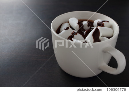 棉花糖和熱巧克力巧克力飲料 106306776
