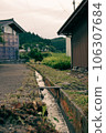 Nostalgic scenery of the countryside 106307684