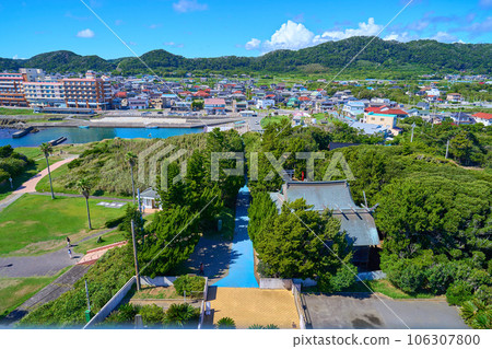 A view of the north side from the observation deck of the Nojimasaki Lighthouse in Shirahama, Minamiboso City, Chiba Prefecture (Nojima Fishing Port, Nojimazaki Park West Parking Lot, etc.) A view of the north side from the observation deck of the Nojimasaki Lighthouse in Shirahama, Minamiboso City, Chiba Prefecture (Nojima Fishing Port, Nojimazaki Park West Parking Lot, etc.) 106307800