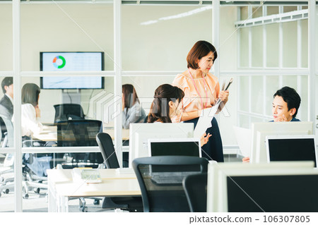 業務場景_辦公室 業務場景_辦公室 106307805