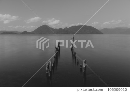 洞爺湖破舊的碼頭 洞爺湖破舊的碼頭 106309010