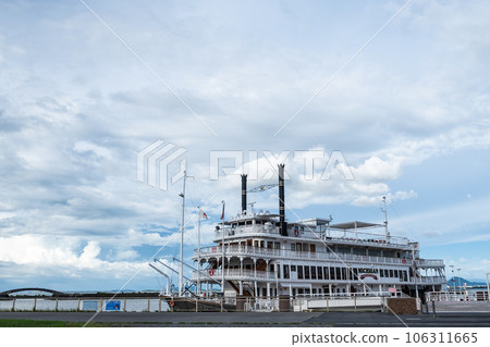 在Otsu口岸密執安停住的遊船 106311665