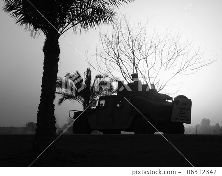 Different soldier people handles personal affairs after conflict 106312342