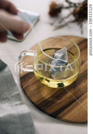 tea time before bed 106315129