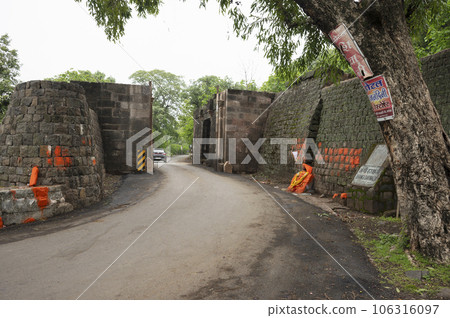 Bhangi Darwaja, located in Mandu, Madhya Pradesh, India 106316097