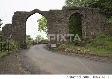 Kamani Darwaja, located in Mandu, Madhya Pradesh, India 106316105