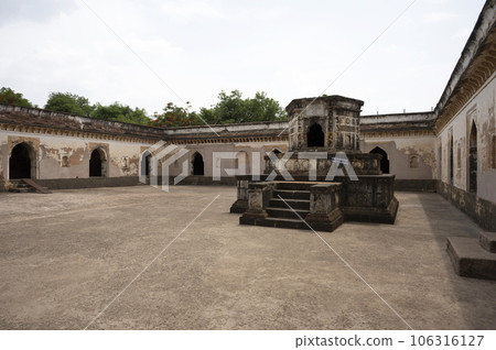Samadhi of Shrimant Bajirao Peshwa First, situated on the banks of River Narmada, Raverkhedi, Madhya Pradesh, India 106316127