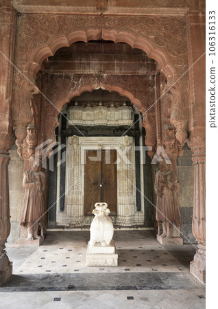 Lord Nandi inside the Krishnapura Chhatris, also known as the Krishna Pura Chhatris, built in the mid 19th century, Indore, Madhya Pradesh, India 106316133