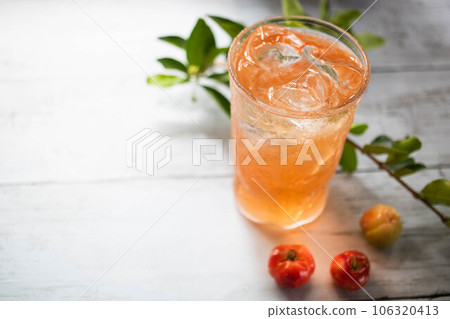 Summer cold acerola drink image 2 Summer cold acerola drink image 2 106320413