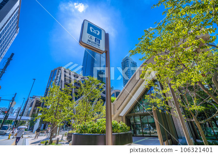 日本東京城市景觀 新開放的神谷町站入口和新景點、麻布台之丘等景觀。 106321401