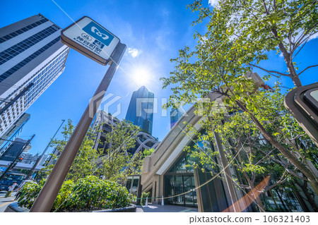 日本東京城市景觀 新開放的神谷町站入口和新景點、麻布台之丘等景觀。 106321403