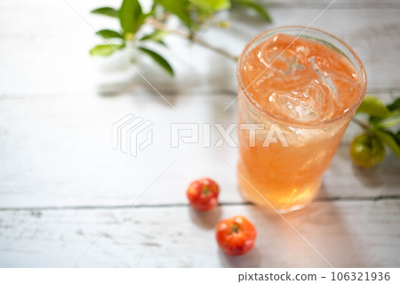 Cold acerola drink image Cold acerola drink image 106321936