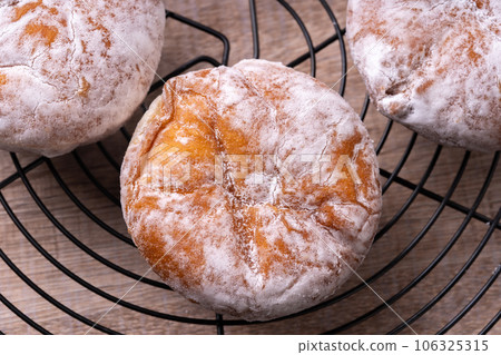 bean paste donuts 106325315