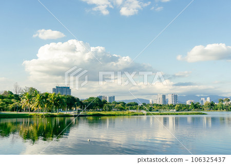 Taman Tasik Titiwangsa park lake view in Kuala Lumpur, Malaysia 106325437