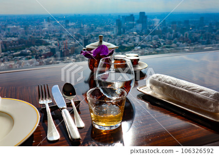 Luxury hotel Ritz-Carlton Tokyo top floor lounge afternoon tea 106326592