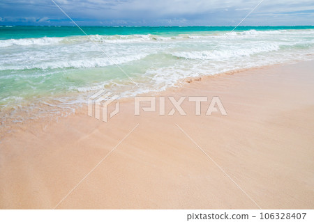 Shore water and wet sand, Dominican republic 106328407