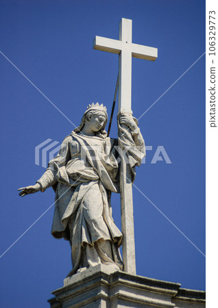 Statue of Saint Helena, discoverer of the True Cross, Rome Statue of Saint Helena, discoverer of the True Cross, Rome 106329773