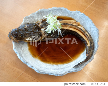 水煮鰈魚 106331731