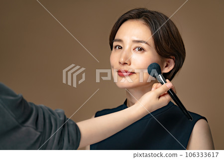 Makeup Cheek Brush 106333617