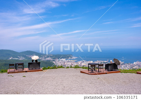 Tengu Terrace Tourists overlooking the nostalgic city of Otaru Tenguyama Ropeway Tengu Terrace Tourists overlooking the nostalgic city of Otaru Tenguyama Ropeway 106335171