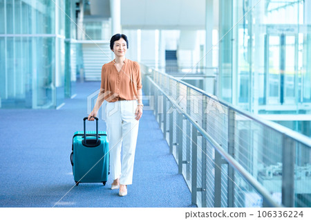 business woman on a business trip 106336224